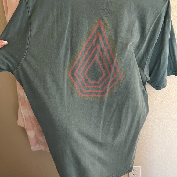 Volcom Shirt Never Wear - Picture 2 of 3